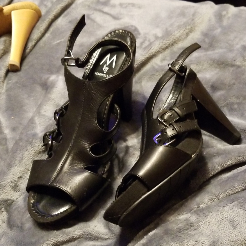 Black leather shoe sandle